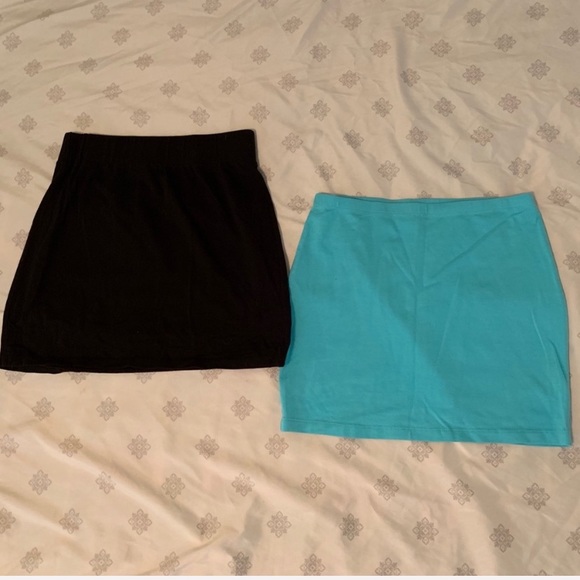 Lot of 2 Mini Skirts - Picture 8 of 8